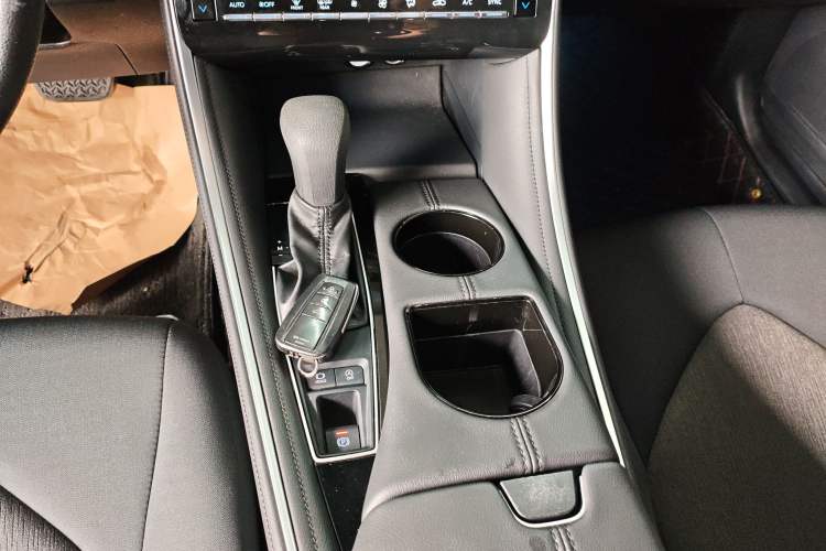Used Toyota Avalon 2022 2.0L Ambition Edition Gear Lever