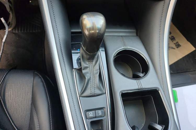 Used Toyota Avalon 2022 2.0L Luxury Edition Gear Lever