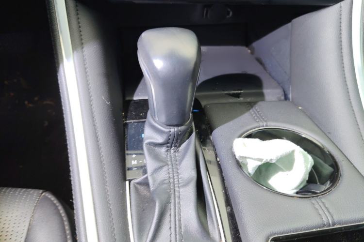 Used Toyota Avalon 2022 2.0L Luxury Edition Gear Lever