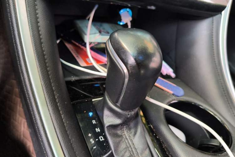 Used Toyota Avalon 2022 2.5L Luxury Edition Gear Lever