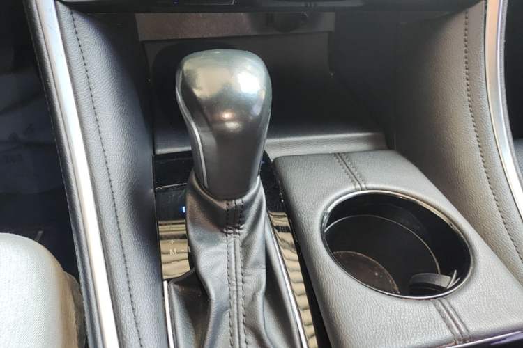 Used Toyota Avalon 2022 2.0L Luxury Edition Gear Lever