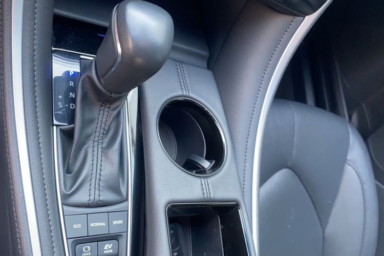 Used Toyota Avalon 2022 Dual-Engine 2.5L Luxury Edition Gear Lever