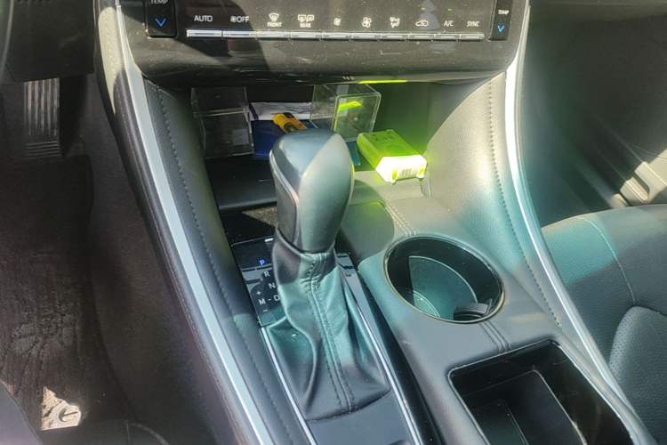 Used Toyota Avalon 2022 2.0L Luxury Edition Gear Lever