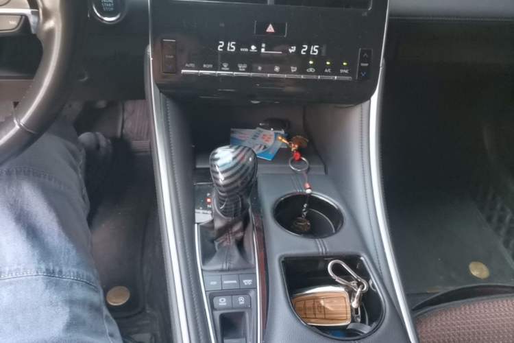 Used Toyota Avalon 2022 2.5L Luxury Edition Gear Lever