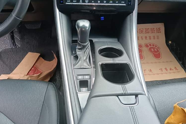 Used Toyota Avalon 2022 2.0L Luxury Edition Gear Lever