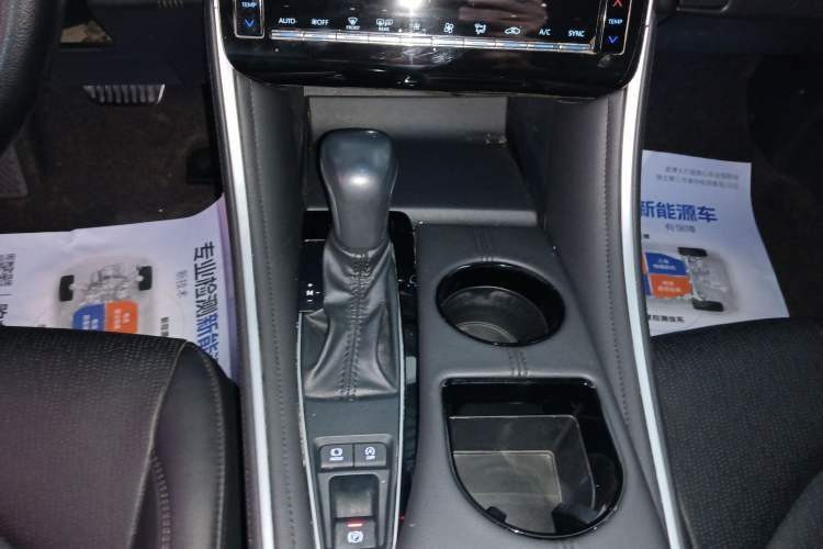 Used Toyota Avalon 2022 2.0L Luxury Edition Gear Lever