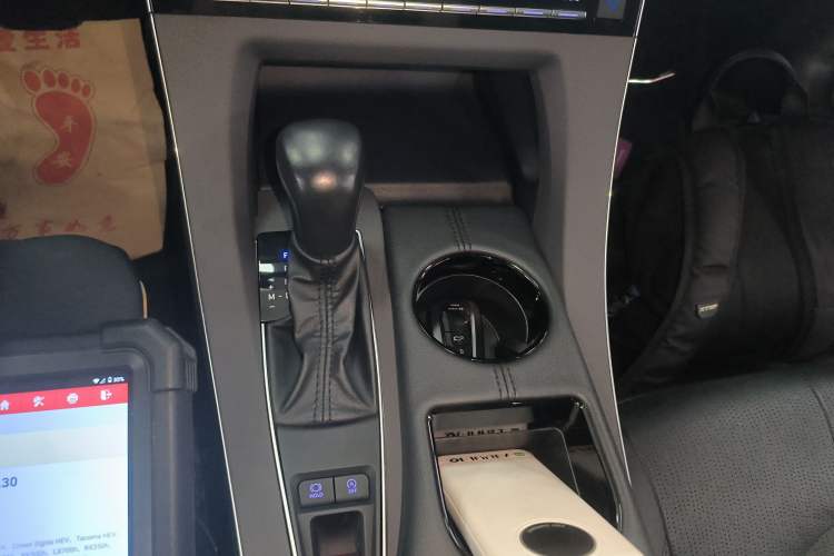 Used Toyota Avalon 2022 2.0L Luxury Edition Gear Lever