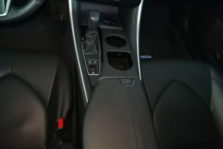 Used Toyota Avalon 2022 2.0L Luxury Edition Gear Lever