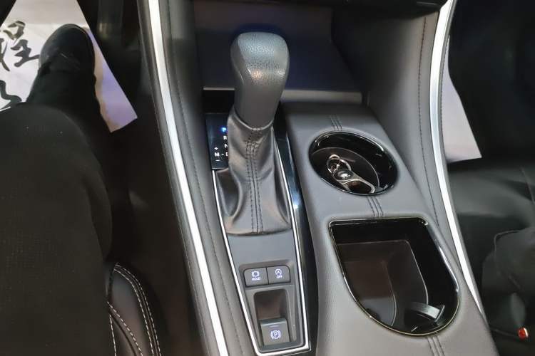 Used Toyota Avalon 2022 2.0L Ambition Edition Gear Lever