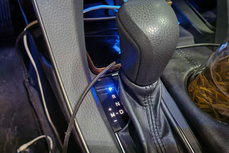 Used Toyota Avalon 2022 2.0L Ambition Edition Gear Lever