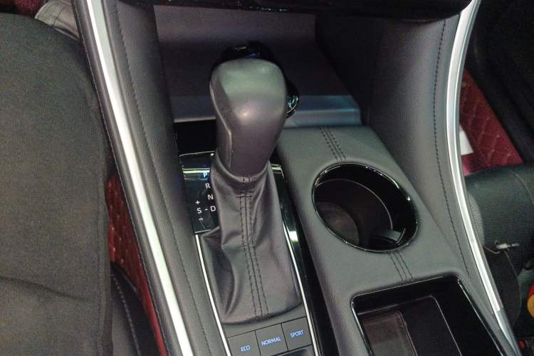 Used Toyota Avalon 2022 Dual-Engine 2.5L Luxury Edition Gear Lever