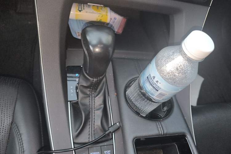 Used Toyota Avalon 2022 2.5L Luxury Edition Gear Lever