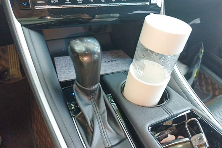 Used Toyota Avalon 2022 2.0L Luxury Edition Gear Lever