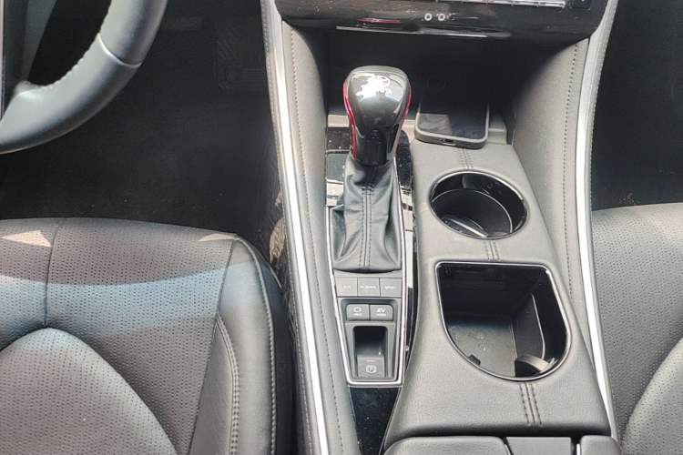 Used Toyota Avalon 2022 Dual-Engine 2.5L Luxury Edition Gear Lever