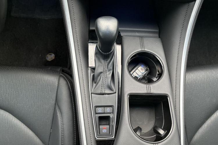 Used Toyota Avalon 2022 2.0L Luxury Edition Gear Lever