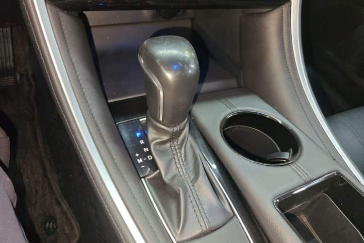 Used Toyota Avalon 2022 2.0L Luxury Edition Gear Lever