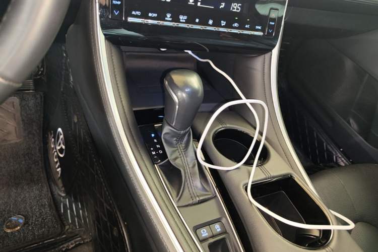 Used Toyota Avalon 2022 2.0L Luxury Edition Gear Lever