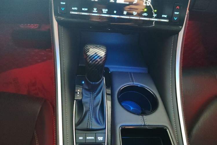 Used Toyota Avalon 2022 2.5L Luxury Edition Gear Lever