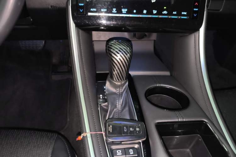 Used Toyota Avalon 2022 2.5L Luxury Edition Gear Lever