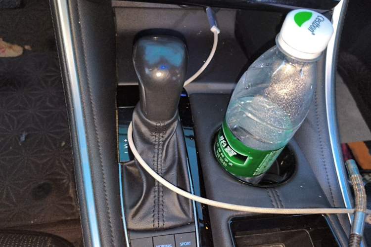 Used Toyota Avalon 2022 Dual-Engine 2.5L Luxury Edition Gear Lever