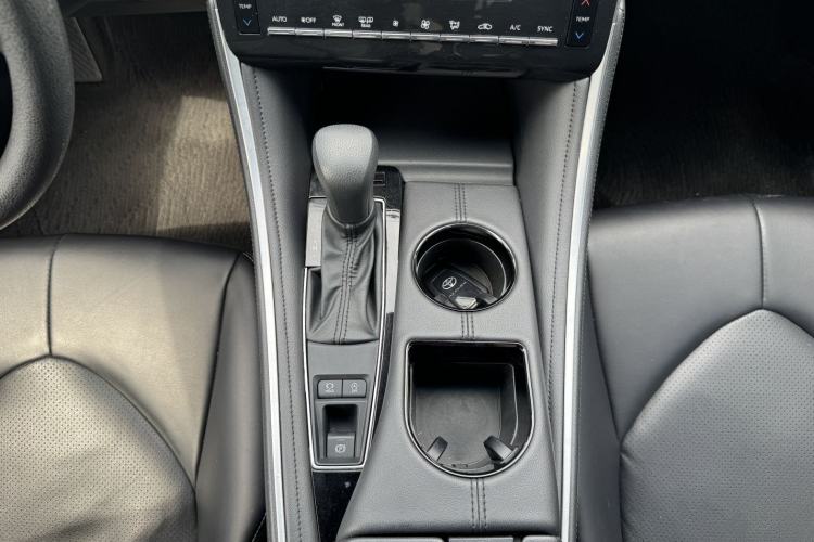 Used Toyota Avalon 2022 2.0L Ambition Edition Gear Lever
