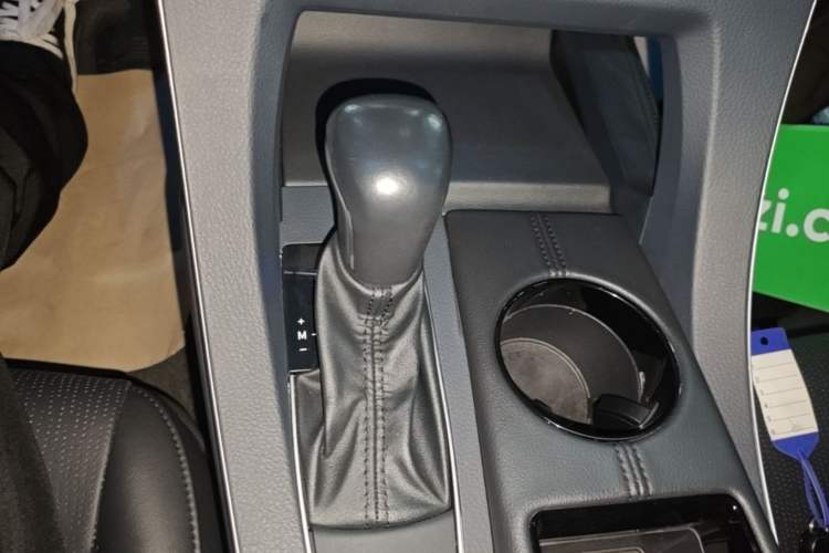 Used Toyota Avalon 2022 2.0L Luxury Edition Gear Lever