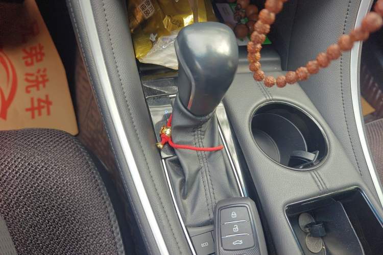 Used Toyota Avalon 2022 2.5L Luxury Edition Gear Lever