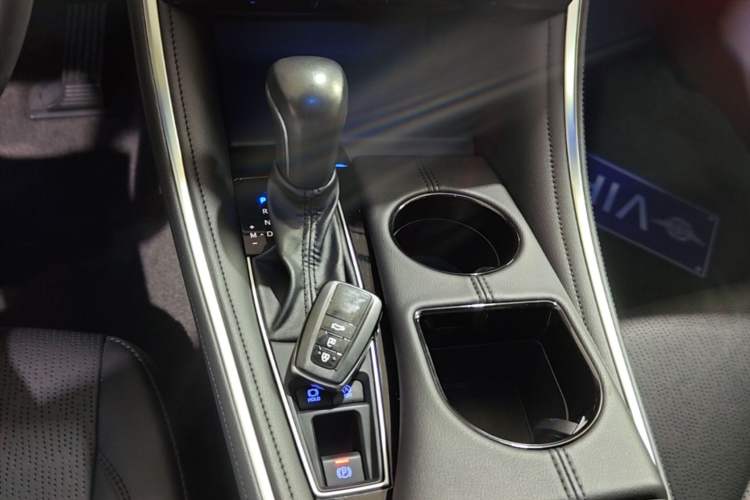 Used Toyota Avalon 2022 2.0L Luxury Edition Gear Lever