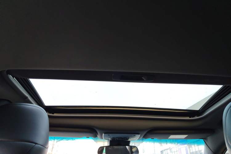 Used Toyota Avalon 2022 2.5L Luxury Edition Headliner