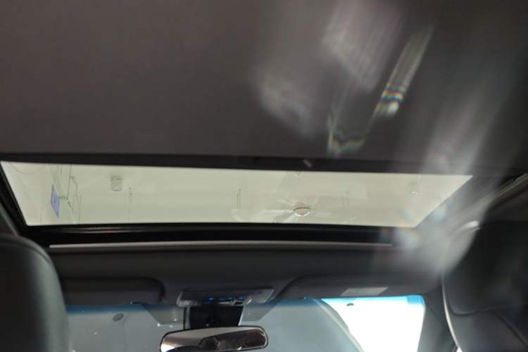 Used Toyota Avalon 2022 2.0L XLE Premium Edition Headliner