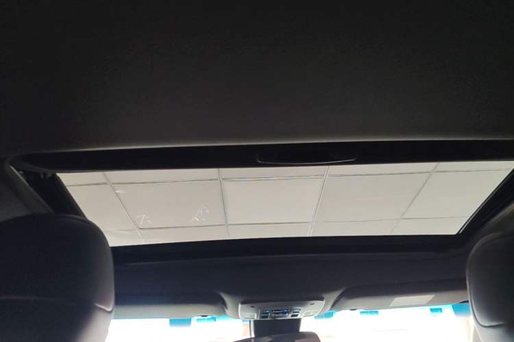 Used Toyota Avalon 2022 2.5L Luxury Edition Headliner