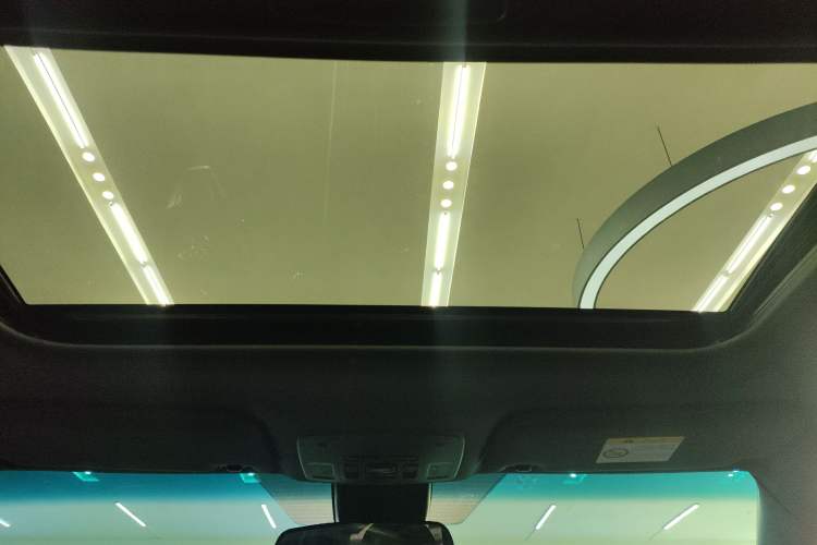 Used Toyota Avalon 2022 2.0L Luxury Edition Headliner
