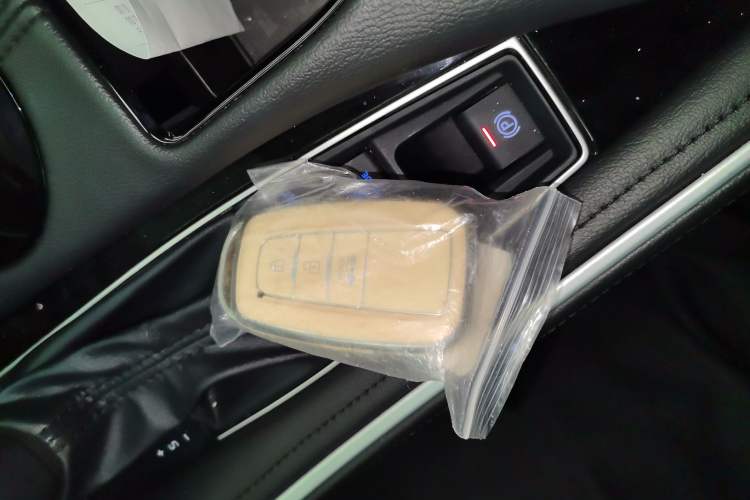 Used Toyota Avalon 2022 Dual-Engine 2.5L Luxury Edition Interior 1