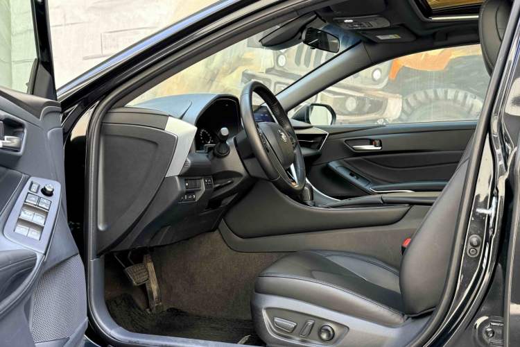 Used Toyota Avalon 2022 2.0L Luxury Edition Interior 1