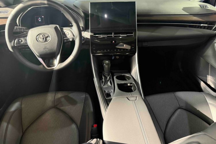 Used Toyota Avalon 2022 2.0L XLE Premium Edition Interior 1