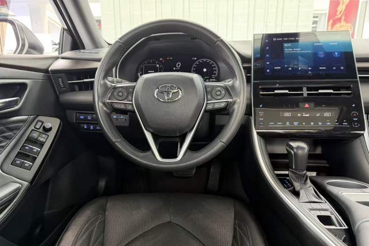 Used Toyota Avalon 2022 2.5L Touring Premium Edition Interior 2