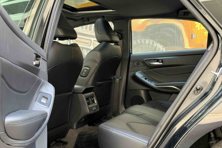 Used Toyota Avalon 2022 2.0L Luxury Edition Interior 2