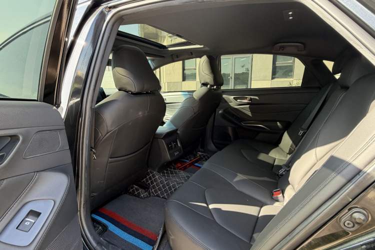 Used Toyota Avalon 2022 2.0L Ambition Edition Interior 2