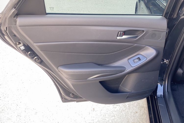 Used Toyota Avalon 2022 Dual-Engine 2.5L Luxury Edition Interior 4