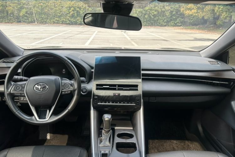 Used Toyota Avalon 2022 2.0L Luxury Edition Interior 4