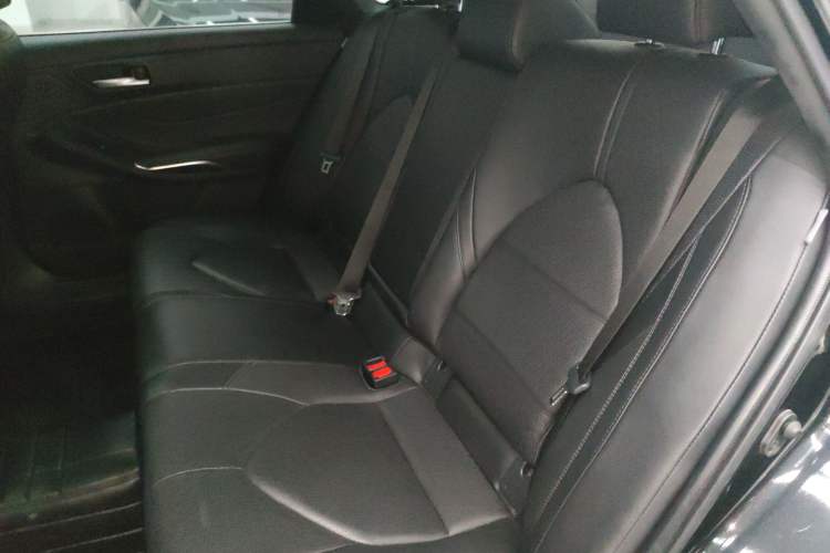 Used Toyota Avalon 2022 Dual-Engine 2.5L Luxury Edition Interior 4