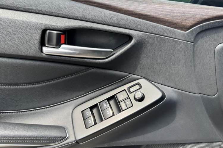 Used Toyota Avalon 2022 2.0L Ambition Edition Interior 4