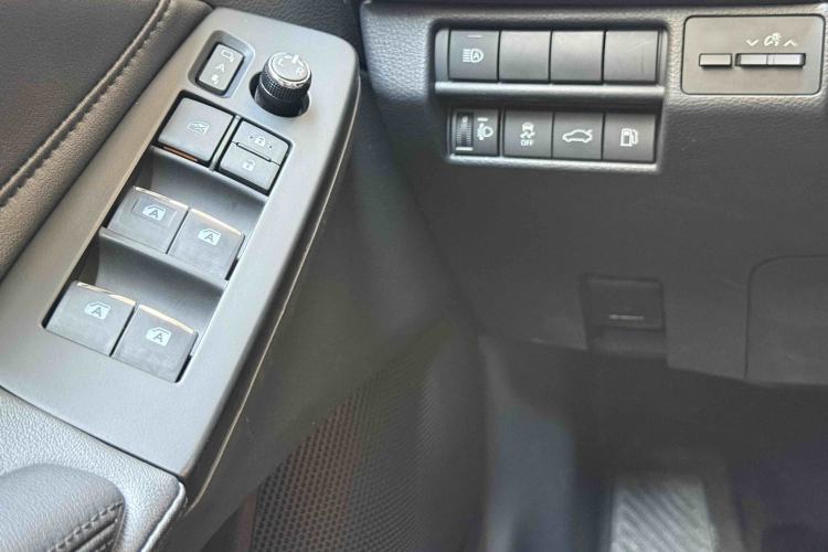 Used Toyota Avalon 2022 2.0L Luxury Edition Interior 5
