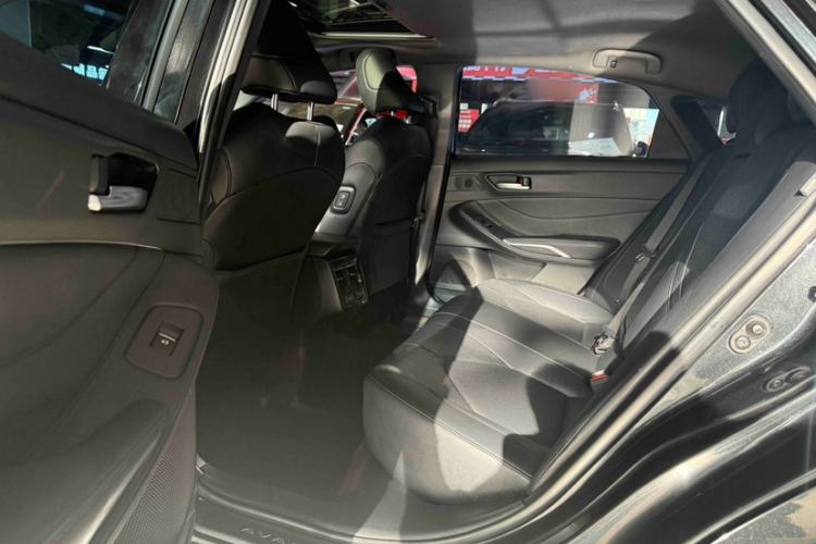 Used Toyota Avalon 2022 2.0L XLE Premium Edition Interior 5