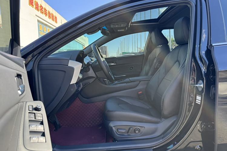 Used Toyota Avalon 2022 Dual-Engine 2.5L Luxury Edition Interior 5