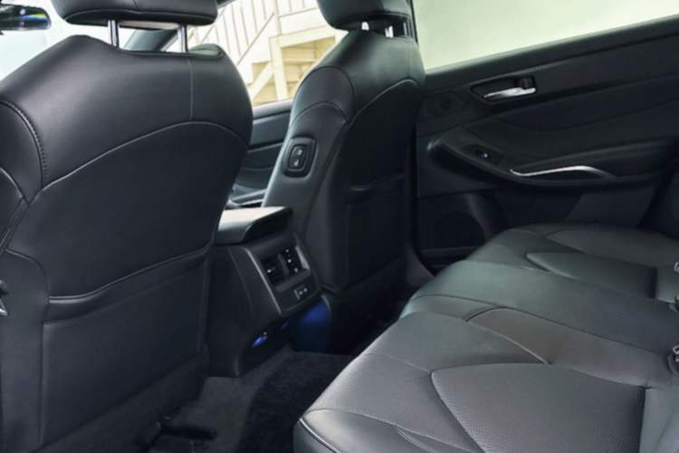 Used Toyota Avalon 2022 2.0L Luxury Edition Interior 6