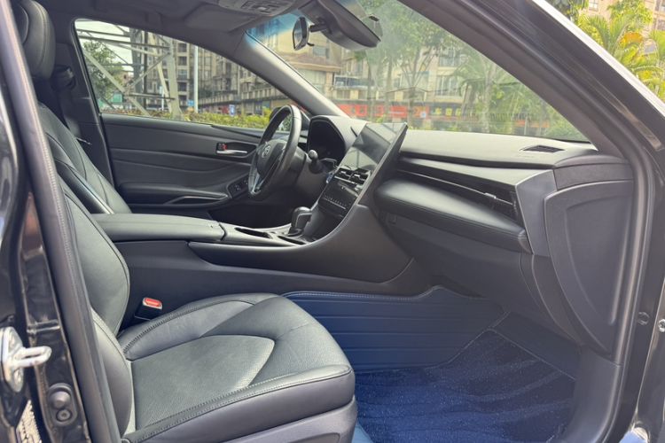 Used Toyota Avalon 2022 Dual-Engine 2.5L Luxury Edition Interior 6