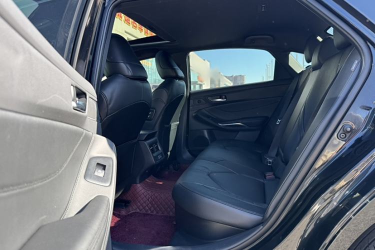 Used Toyota Avalon 2022 Dual-Engine 2.5L Luxury Edition Interior 6