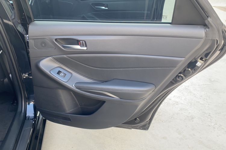 Used Toyota Avalon 2022 Dual-Engine 2.5L Luxury Edition Interior 7