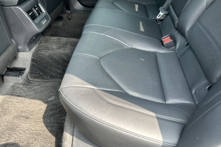 Used Toyota Avalon 2022 2.0L Luxury Edition Interior 9